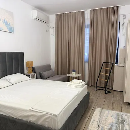 Luxury * Navodari
